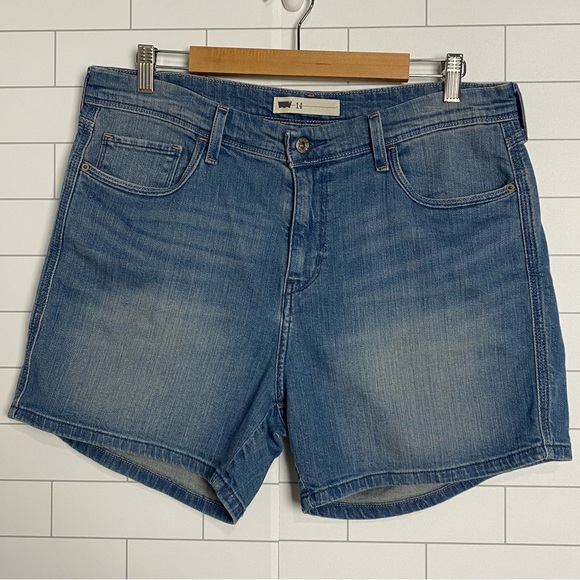 Levi's Jean Shorts Women's Size 14 W 32 Medium Wash Stretch Faded Denim Hi Rise - Picture 5 of 9